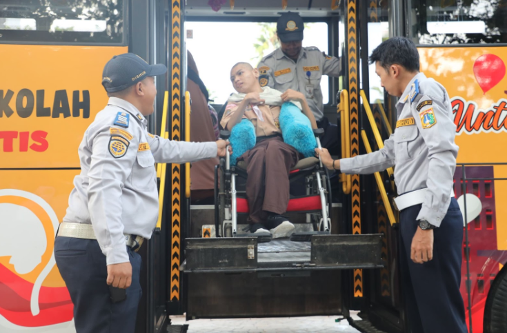 Pemprov DKI Jakarta Luncurkan Bus Sekolah Khusus Disabilitasi