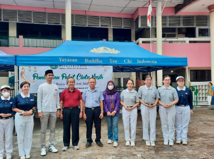 Bansos Yayasan Buddha Tzu Chi Disalurkan Untuk Warga Duri Utara