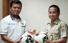 Pemkot Jakbar Dukung Pembinaan Sepak Bola di Wilayahnya