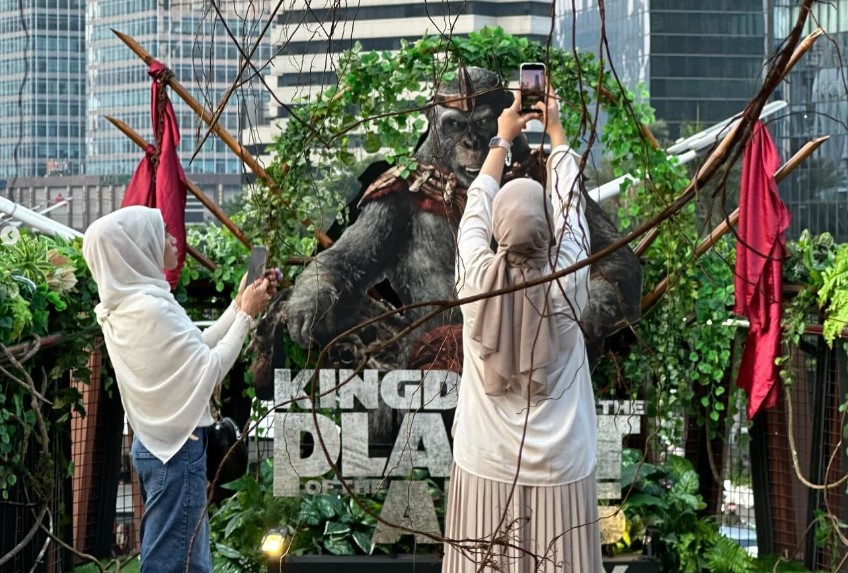 Instalasi spesial yang mengesankan “Kingdom of the Planet of the Apes”