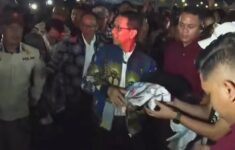 Pj Gubernur DKI Hadiri Jakarnaval dengan Bagi-Bagi Kaos dan Topi di Malam Puncak HUT ke-497 Jakarta