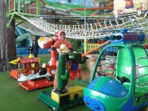 Rekomendasi Tempat Makan Dilengkapi Playground di Jakarta