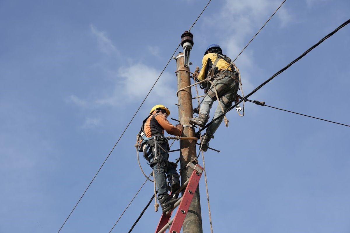 Cara dan Biaya Pemindahan Tiang Listrik PLN di Jakarta