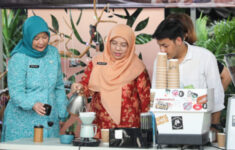 Dharma Wanita Persatuan (DWP) DKI Jakarta dan Disparekraf Gelar Pelatihan Barista di Flona 2024