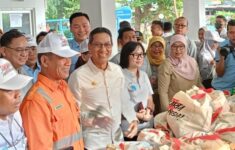 Pemerintah Provinsi DKI Jakarta Sediakan Seribu Paket Sembako Murah di Johar Baru