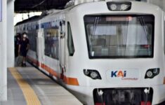 Gangguan Perjalanan KRL Commuter Line Rangkasbitung-Tanah Abang Akibat Perbaikan Rel Hari ini