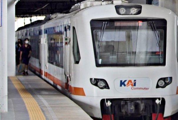 Gangguan Perjalanan KRL Commuter Line Rangkasbitung-Tanah Abang Akibat Perbaikan Rel Hari ini
