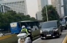 Viral di Medsos, Mobil Dinas Masuk Jalur Transjakarta Ternyata Milik Menag Yaqut