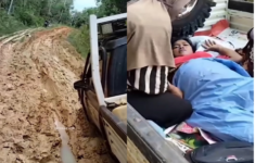 Tragis! Ibu Hamil di Tabalong Terjebak di Jalan Rusak Saat Dirujuk ke Puskesmas