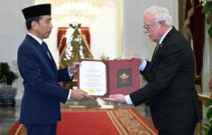 Presiden Jokowi Dianugerahi Grand Collar Order of the State of Palestine oleh Presiden Mahmoud Abbas 1536x1152 1