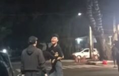 Viral! Seorang Pria Ngamuk di Jaksel Tantang Duel Warga, Ngakunya Anggota BIN