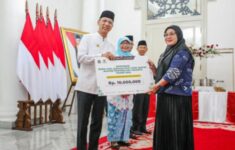 Pj Gubernur DKI Jakarta Hadiahkan Umrah Gratis 20 Marbut atas Dedikasi Jaga Masjid di Jakarta Tahun ini