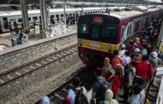 Gegara Pintu Tak Tertutup Rapat, KRL Rangkas Bitung-Tanah Abang Tertahan di Jalur 2 Rawa Buntu