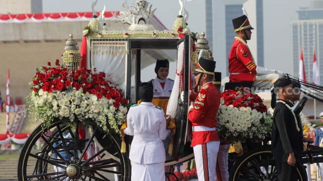 Kirab Pemindahan Bendera Sang Merah Putih dan Naskah Proklamasi