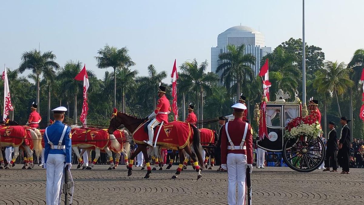 Kirab Pemindahan Bendera Sang Merah Putih dan Naskah Proklamasi 