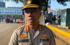 Polisi Bekuk Pria Acungkan Sajam di Pulogadung, Pelaku Positif Narkoba