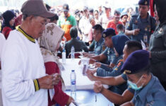 TNI Gelar Bakti Kesehatan Gratis di Monas dalam Perayaan HUT TNI ke-79, Warga Antusias