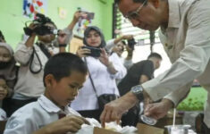 Pemprov DKI Jakarta Distribusikan 5.389 Paket Makan Bergizi Gratis (MBG) pada Pelajar SD