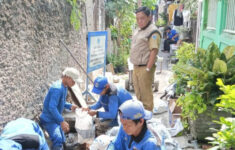 6 Titik Saluran Air di Gambir Jakarta Pusat Dikuras, Pemerintah Fokus Cegah Banjir