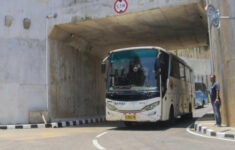 Uji Kelaikan Underpass Batutulis Bogor Pakai 2 Bus, Bahaya Tikungan Maut