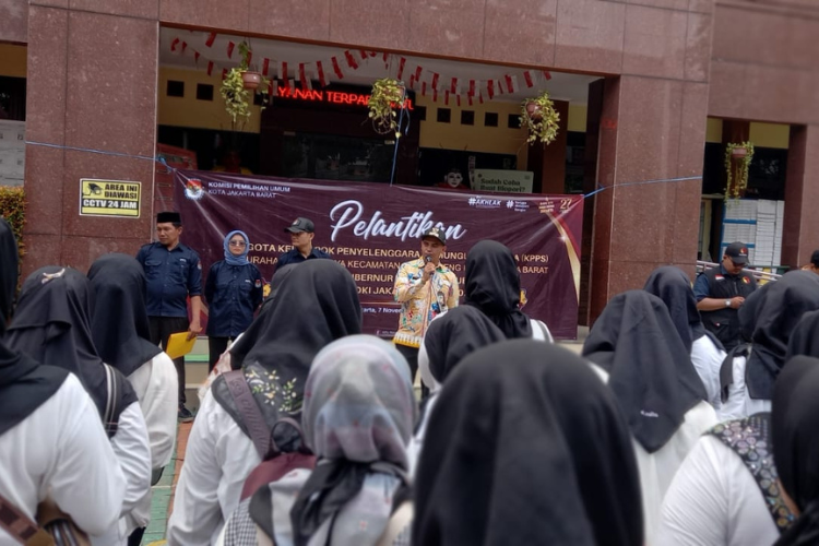 763 KPPS Kelurahan Rawa Buaya Resmi Dilantik untuk Pilkada DKI Jakarta 2024