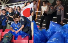 Suporter Jepang bersihkan Sampah Di GBK