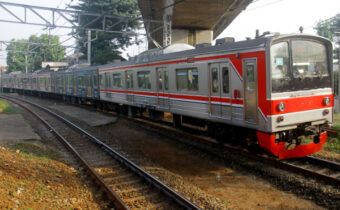 KRL Ikut Terdampak dalam Kebakaran di Tanah Abang, Melaju dengan Kecepatan Terbatas