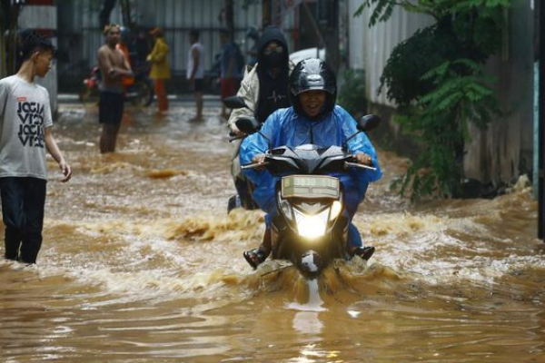 Kebijakan WFH saat Banjir, Pemprov DKI Jakarta Fokus pada Puncak Cuaca Ekstrem 15 Desember 2024