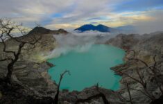 Cek Harga Tiket Kawah Ijen Banyuwangi Jelang Nataru 2024/2025