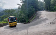 Bus Pariwisata Tabrak Tiang di Tangerang Gegara Mesin Mati di Tanjakan, Begini Kronologinya