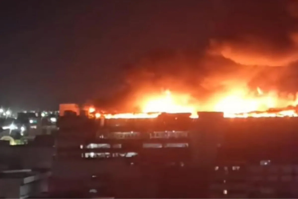 Kebakaran Gedung di Glodok Plaza, Bau Gosong dalam Bangunan Tercium Sampai 30 Meter