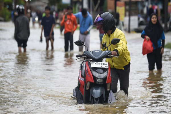 Banjir di Kalimantan Barat, Air Meluas Hingga Rendam 11 Kecamatan