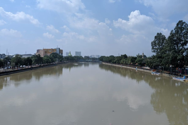 Detik-detik Pria Loncat ke Sungai Cisadane Saat Dikejar Polisi, Diduga Pelaku Anggota Tawuran di Bogor