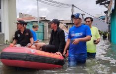 Banjir Merendam Kelurahan Rawa Buaya, Warga Mengungsi ke Posko Darurat