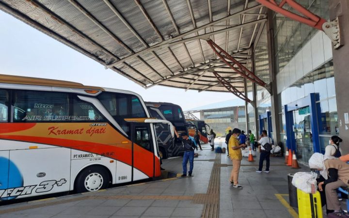 Harga Tiket Bus AKAP di Terminal Pulo Gebang Naik 20-30 Persen Jelang Mudik Lebaran 2025