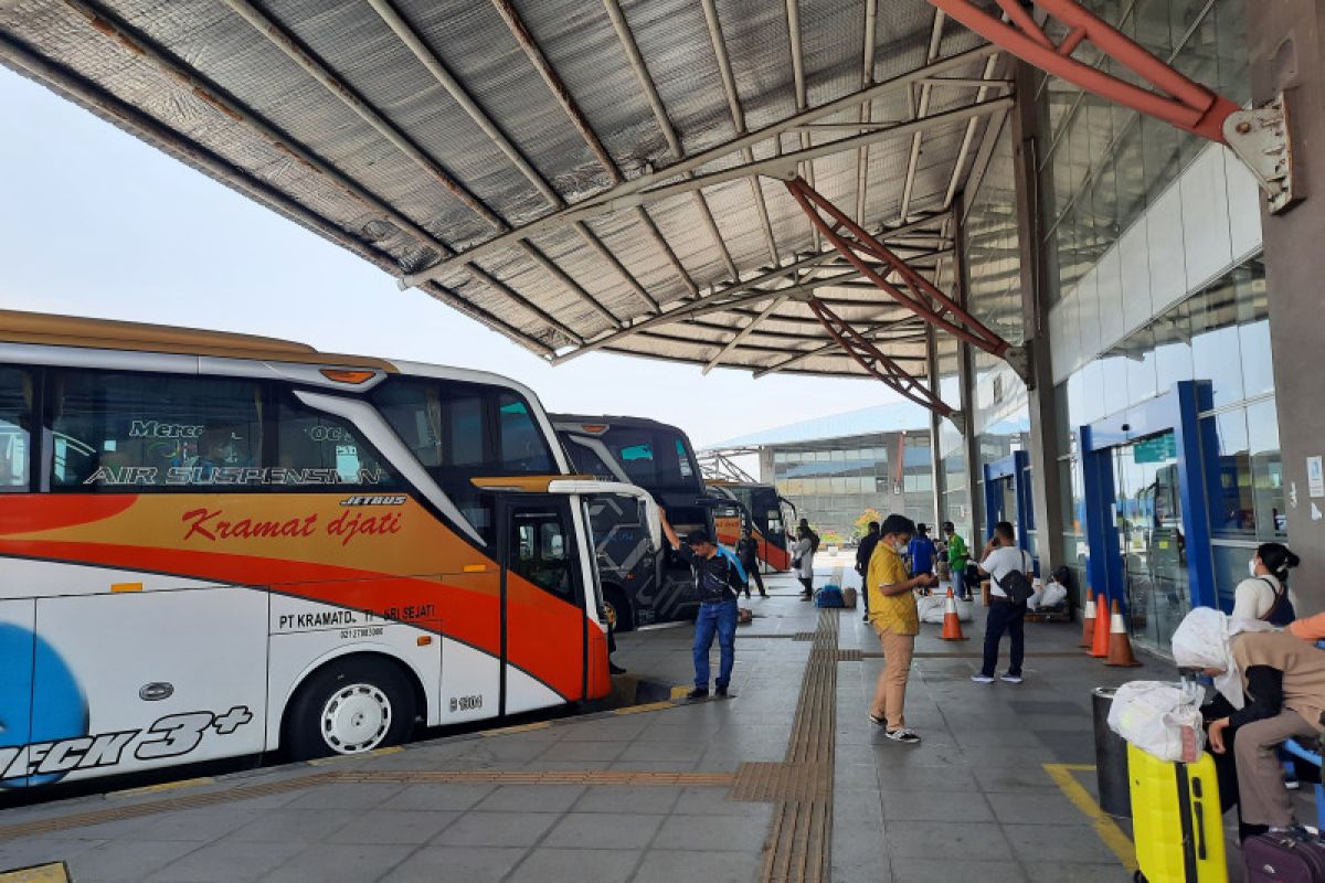 Harga Tiket Bus AKAP di Terminal Pulo Gebang Naik 20-30 Persen Jelang Mudik Lebaran 2025