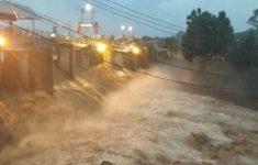 Sungai Ciliwung Siaga 2 dalam Ketinggian Capai 2,7 Meter, Warga Diminta Waspada