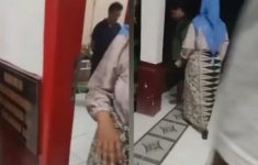 Geger! Video Mesum Kepala Sekolah dan Guru Honorer di Mandailing Natal, Warga Langsung Gerebek di Kelas