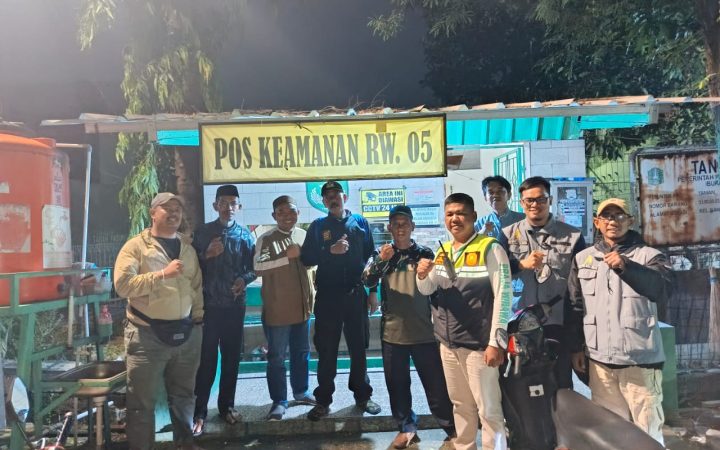 Pengelola RPTRA Rawa Buaya Gelar Sahur on the Road Bersama Linmas dan Bhabinkamtibmas