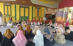 TPPKK Rawa Buaya Gelar Pengajian dan Halalbihalal