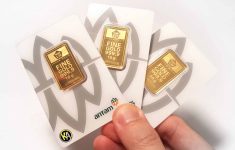 Harga Emas Antam Anjlok Lagi Pada Sabtu, 31 Mei 2025
