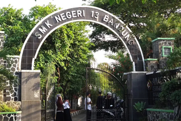 Wali Murid Laporkan Dugaan Pungli di SMK Negeri 13 Bandung, Disdik Jabar Periksa Kepala Sekolah