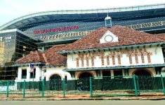 Daftar Kereta Api yang Berhenti di Stasiun Jatinegara 1 Mei 2025, Peringati Hari Buruh