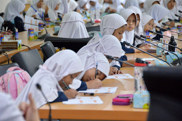 Uji Coba Sekolah Swasta Gratis Bakal Digelar Tahun Ini, Siapkan 40 Sekolah di Wilayah Minim Akses Sekolah Negeri