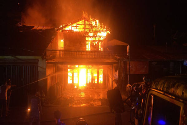 Kebakaran Ruko di Jakarta Utara Diduga Akibat Cerobong Asap Rusak Parah, 2 Unit Damkar Dikerahkan