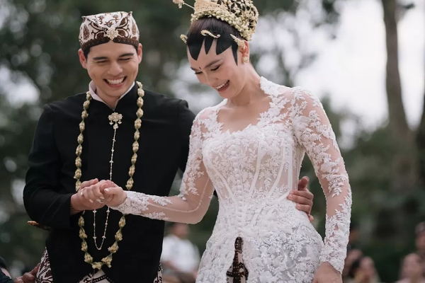 Resepsi Luna Maya Digelar Juli di Jakarta, Minta Maaf Tak Banyak Undang Tamu Saat Akad