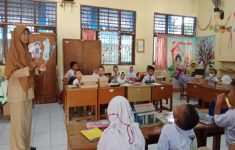Ini Kriteria Guru Penerima Beasiswa D4/S1 Senilai Rp3 Juta, Tak Perlu Kuliah 8 Semester!