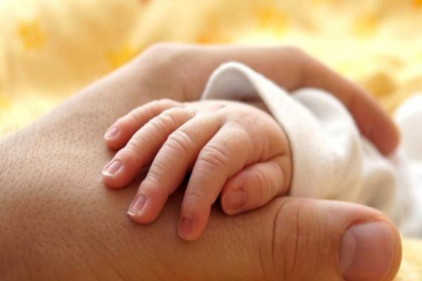 Viral! Tangan Bayi 1 Tahun Diamputasi Gegara Malapraktik di NTB, Begini Kondisi Terbarunya