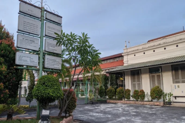 10 Operator Siaga Layani Pendaftaran Sekolah di Posko SPMB SMKN 1 Jakarta, Paling Banyak Kendala Pengaduan Akun
