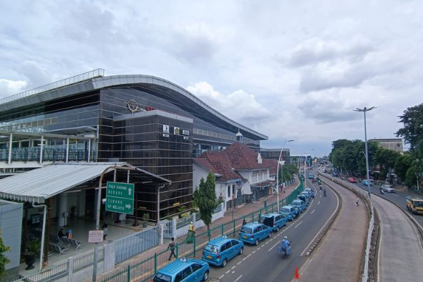 Daftar Kereta Api yang Berhenti di Jatinegara Saat LPS Monas Half Marathon, 15 Juni 2025
